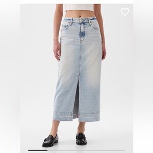 GAP Denim Midi Skirt in Light Wash Indigo, Size 30 Regular